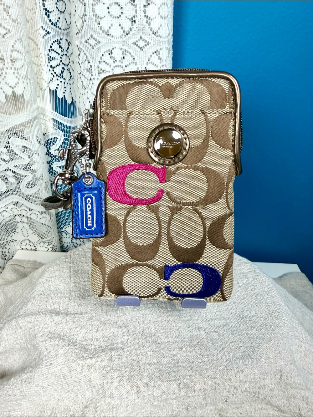 Coach Poppy Signature C Monogram Pouch Multicolor Wristlet 5.5 in H x 3.5 in L - Picture 9 of 9